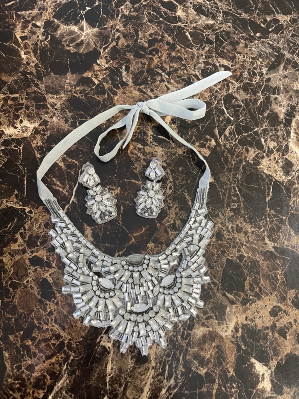 GRAY JEWELED STATEMENT NECKLACE AND MATCHING EARRINGS